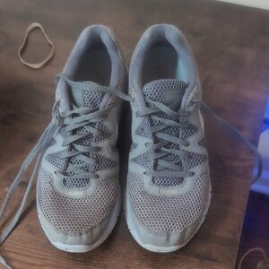 Nike Gray Mesh Sneakers Size 10
